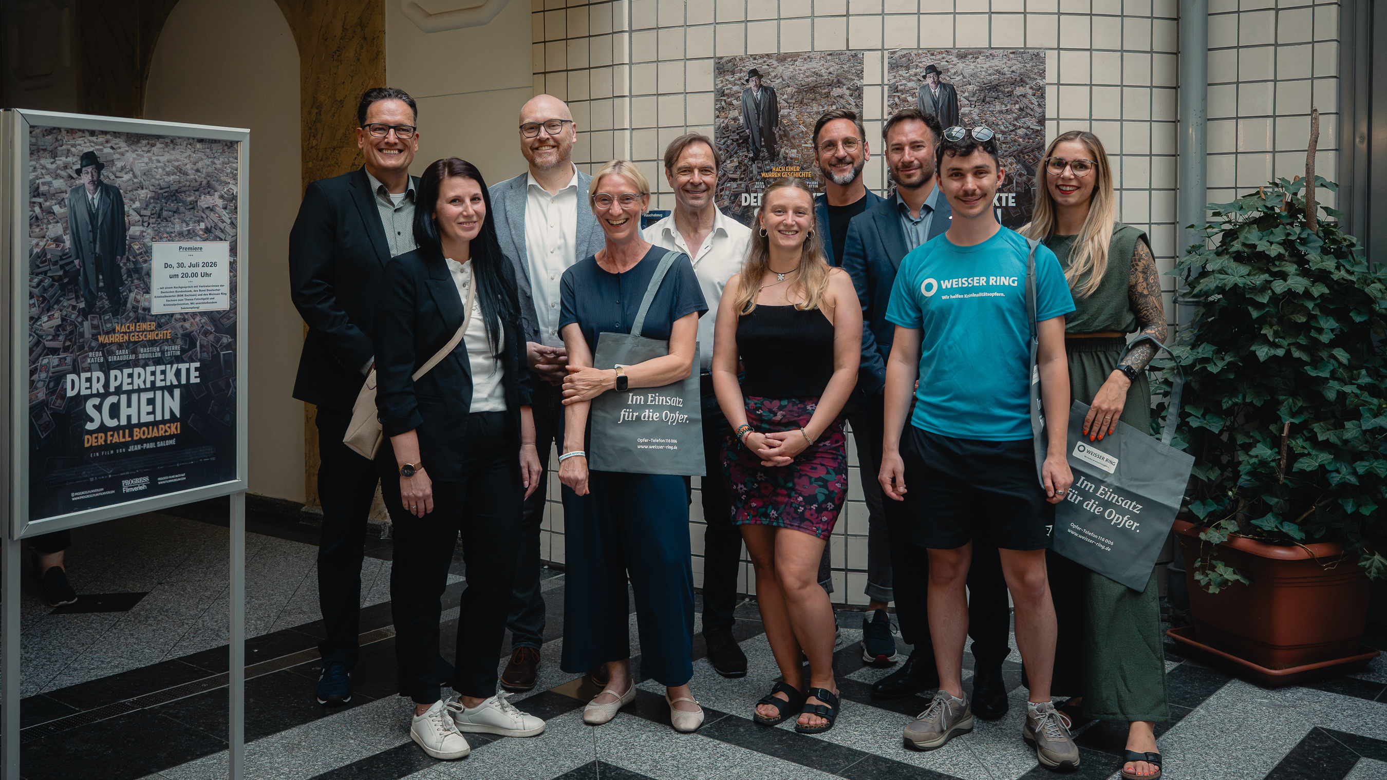 Das Team vom WEISSEN RING bei der Filmpremiere.