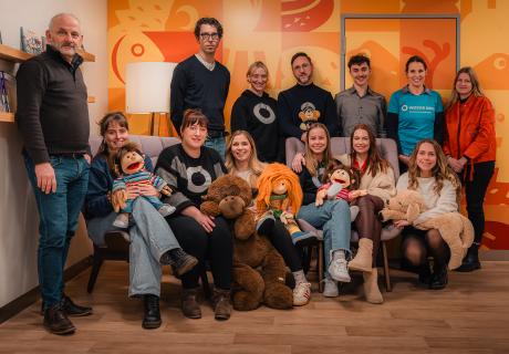Gruppenfoto vom Team der Leipziger Außenstelle im Childhood-Haus
